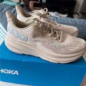 Hoka Clifton 9 Beige Running Shoes
